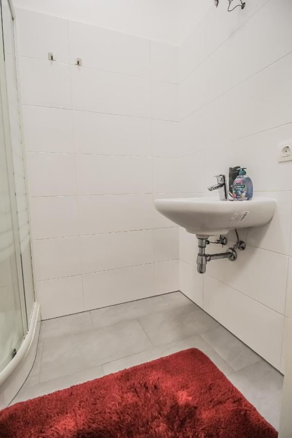 Comfort Apartment 5P Mz Виена Екстериор снимка